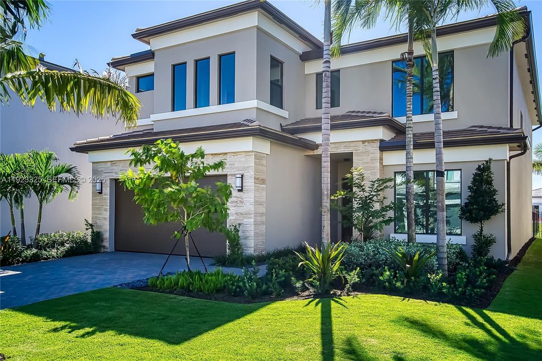 For Rent: $16,000 (5 beds, 5 baths, 3876 Square Feet)