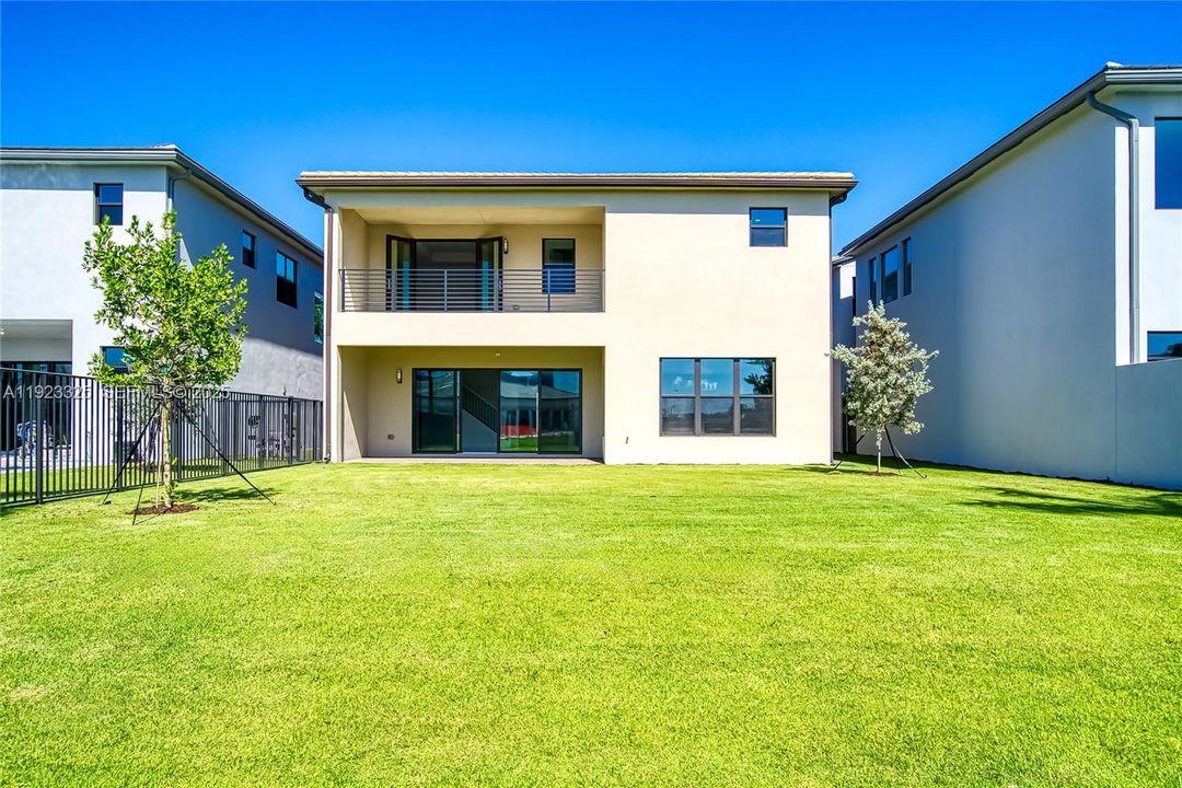 For Rent: $16,000 (5 beds, 5 baths, 3876 Square Feet)