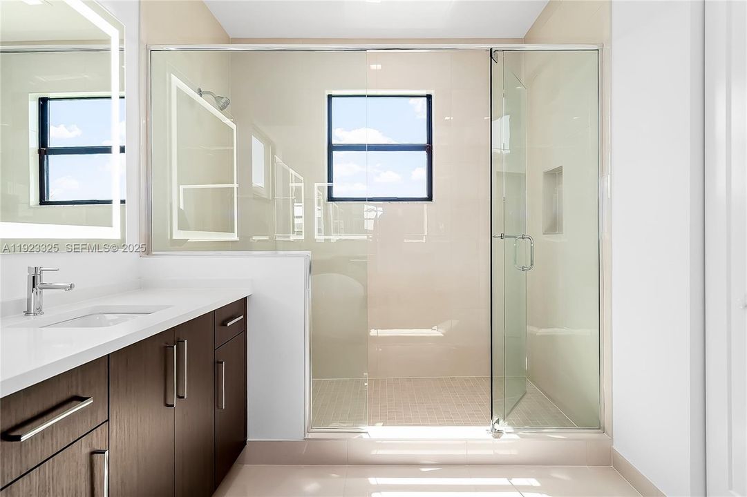 For Rent: $16,000 (5 beds, 5 baths, 3876 Square Feet)