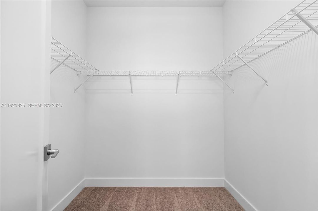 For Rent: $16,000 (5 beds, 5 baths, 3876 Square Feet)