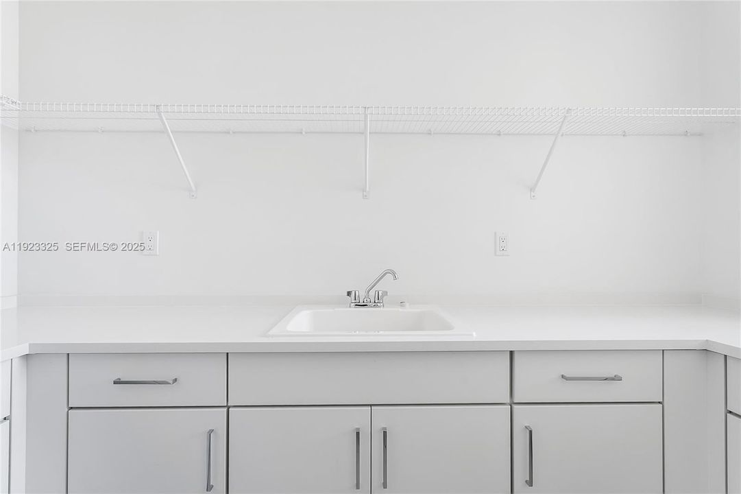 For Rent: $16,000 (5 beds, 5 baths, 3876 Square Feet)