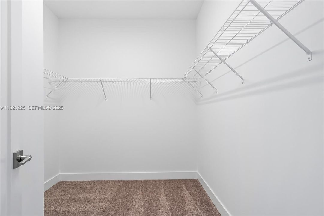 For Rent: $16,000 (5 beds, 5 baths, 3876 Square Feet)