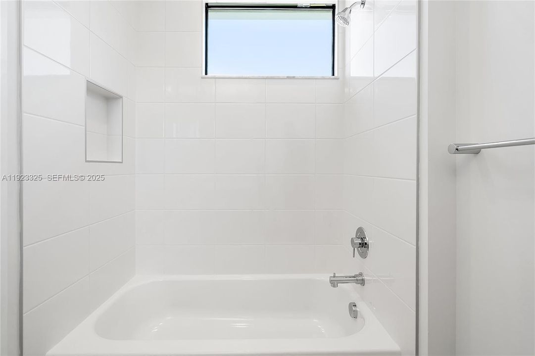 For Rent: $16,000 (5 beds, 5 baths, 3876 Square Feet)