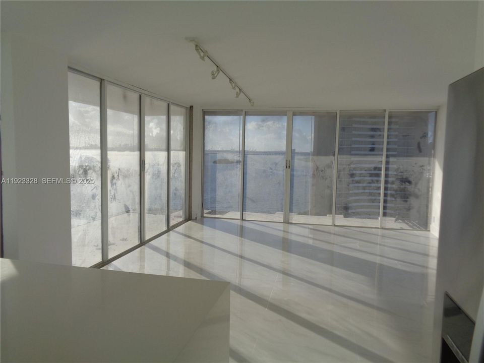 For Rent: $3,000 (2 beds, 2 baths, 1316 Square Feet)