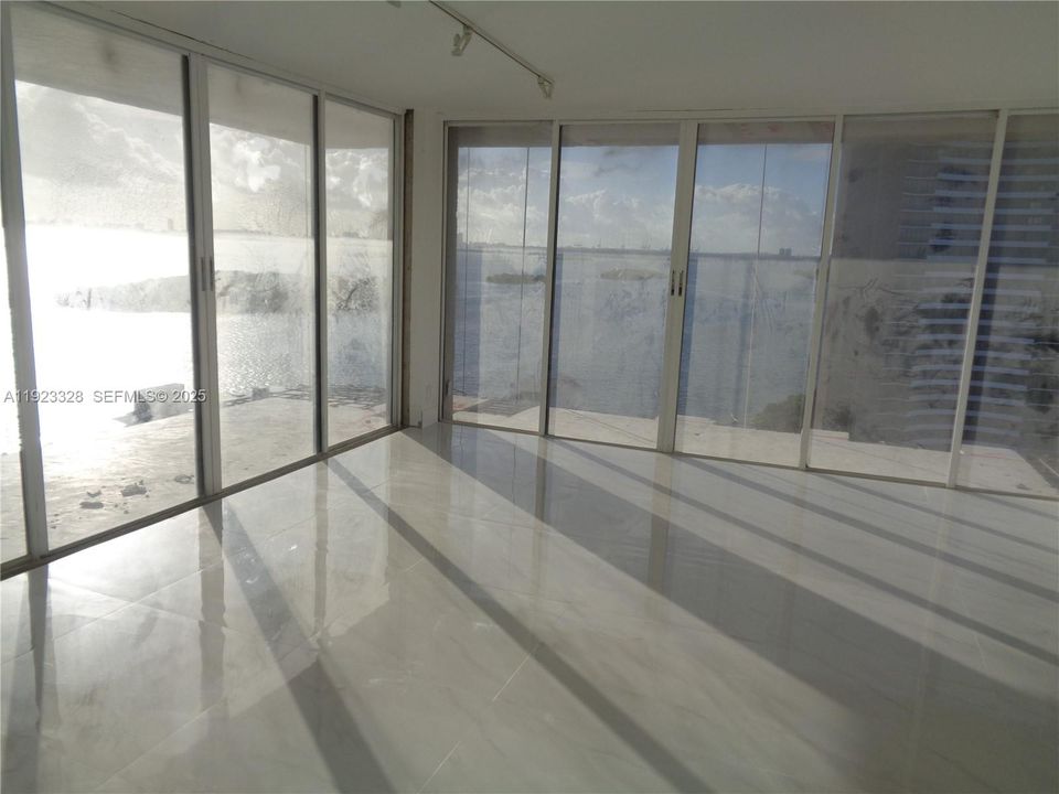 For Rent: $3,000 (2 beds, 2 baths, 1316 Square Feet)