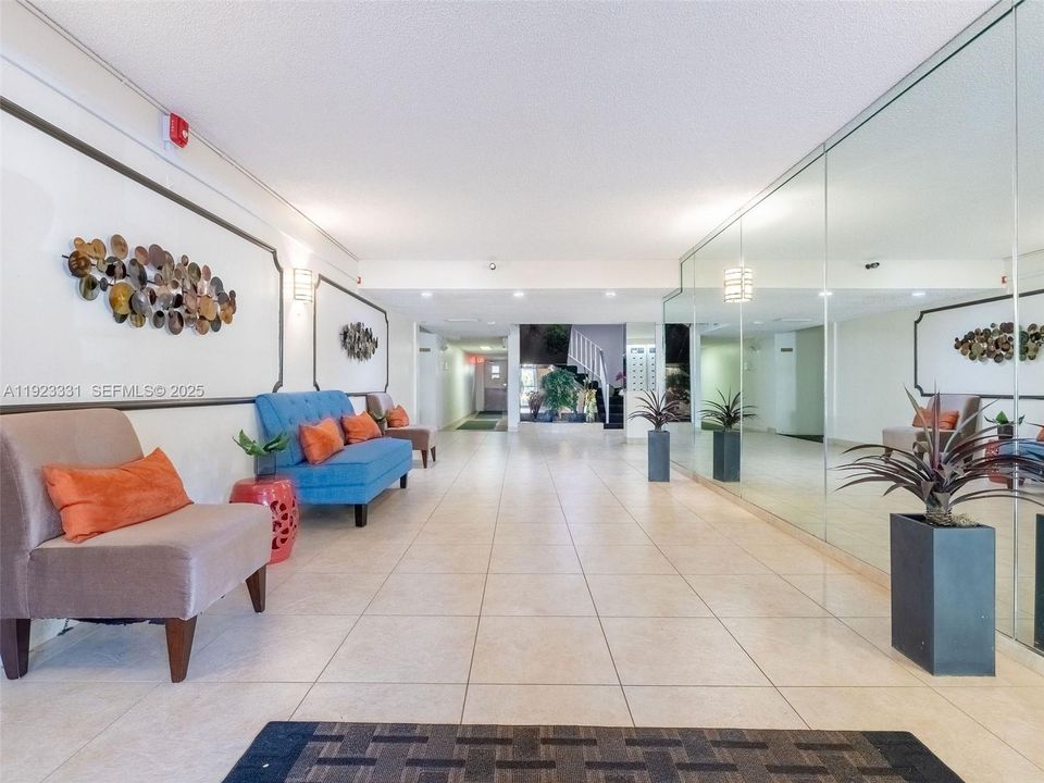 For Sale: $189,500 (2 beds, 2 baths, 1054 Square Feet)