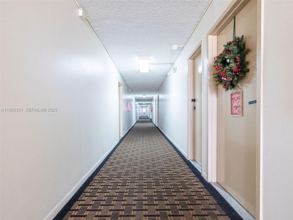 For Sale: $189,500 (2 beds, 2 baths, 1054 Square Feet)