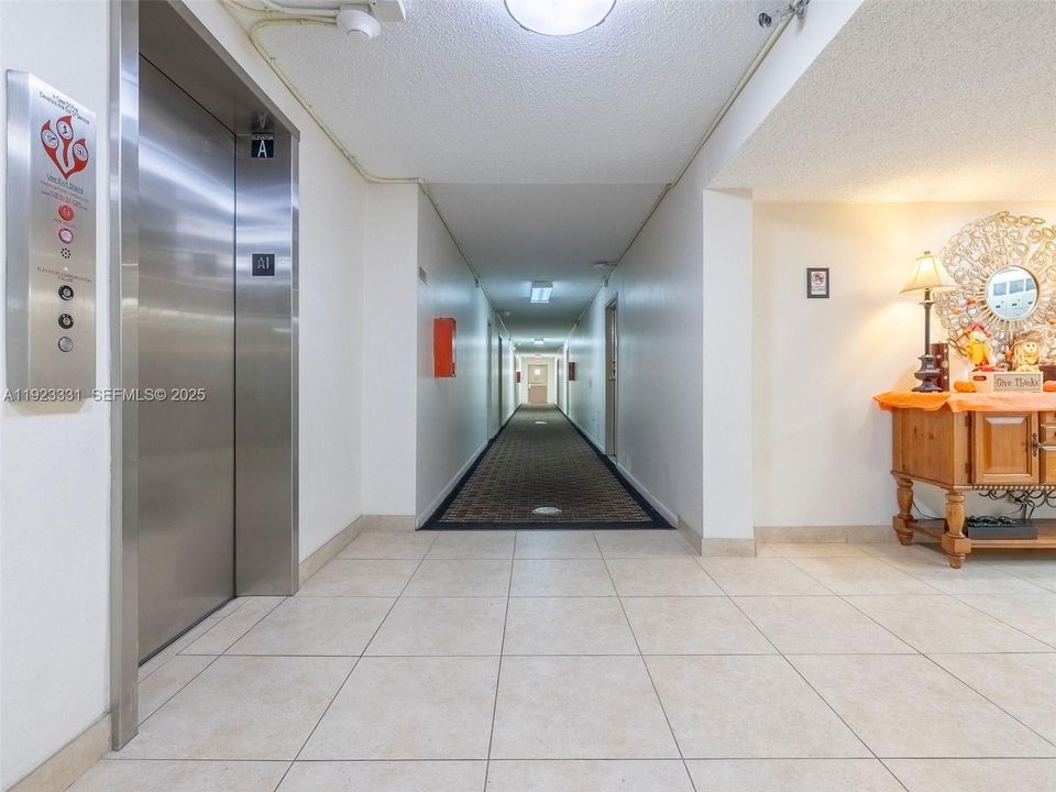 For Sale: $189,500 (2 beds, 2 baths, 1054 Square Feet)