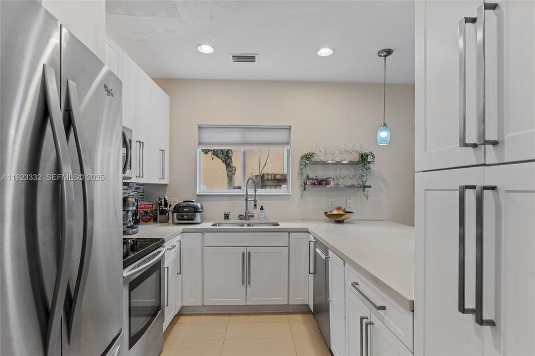 For Rent: $3,100 (4 beds, 2 baths, 1762 Square Feet)