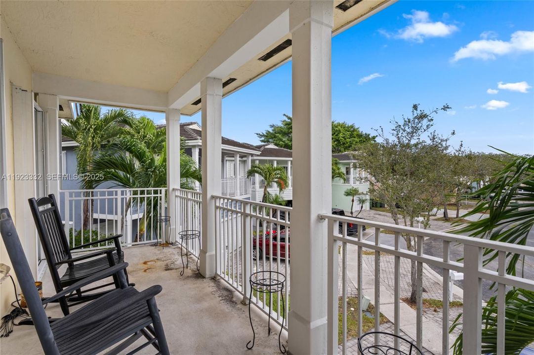 For Rent: $3,100 (4 beds, 2 baths, 1762 Square Feet)