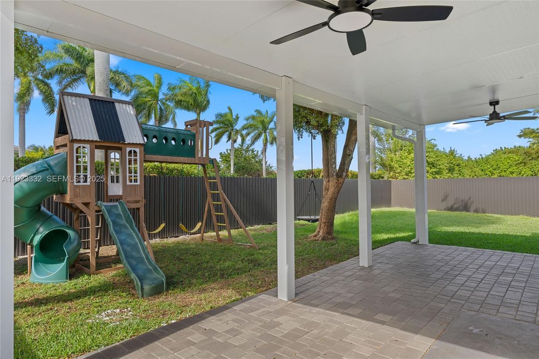 For Rent: $3,100 (4 beds, 2 baths, 1762 Square Feet)