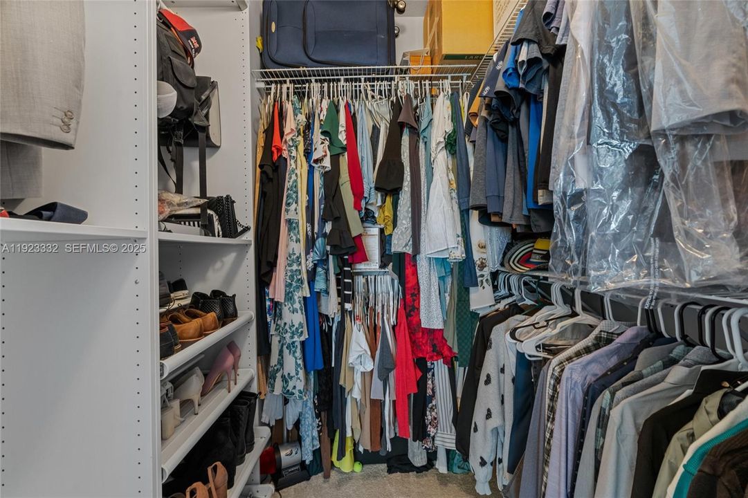 For Rent: $3,100 (4 beds, 2 baths, 1762 Square Feet)