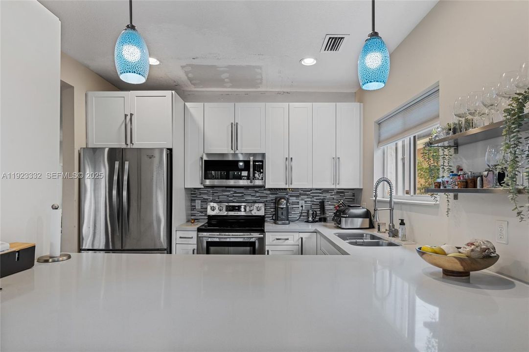 For Rent: $3,100 (4 beds, 2 baths, 1762 Square Feet)