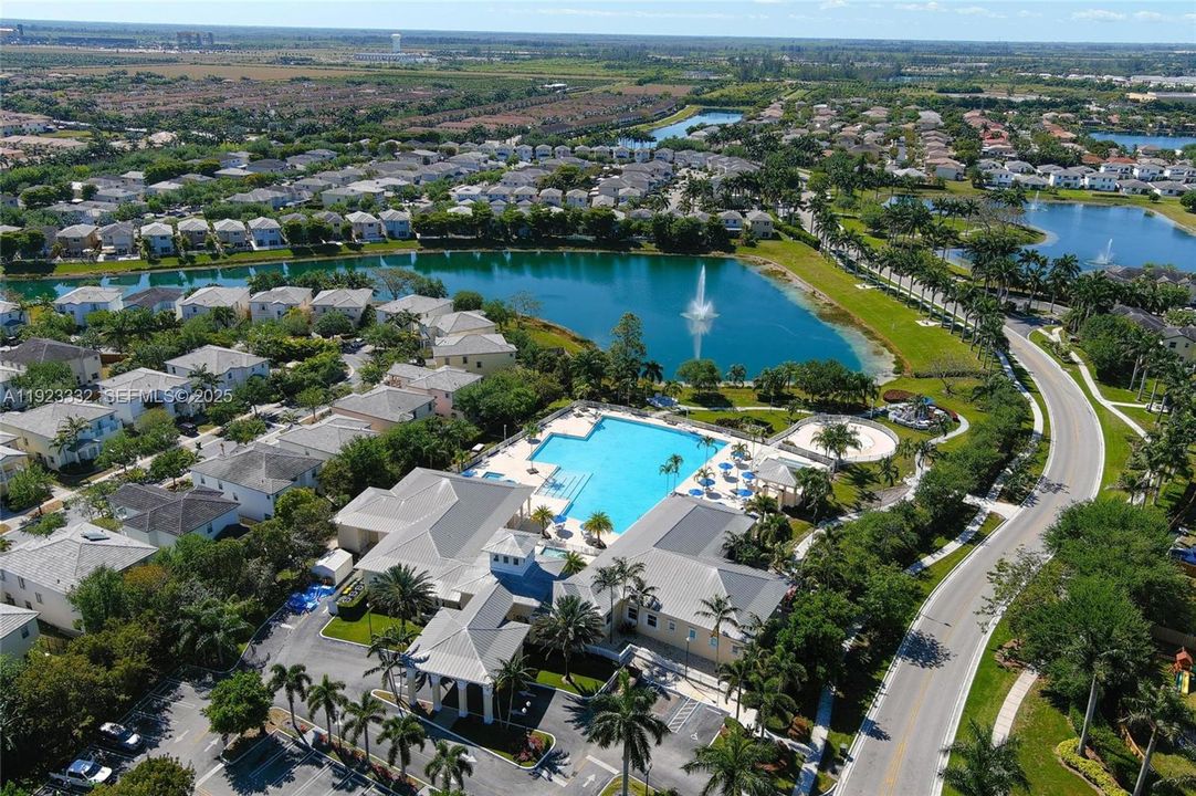 For Rent: $3,100 (4 beds, 2 baths, 1762 Square Feet)