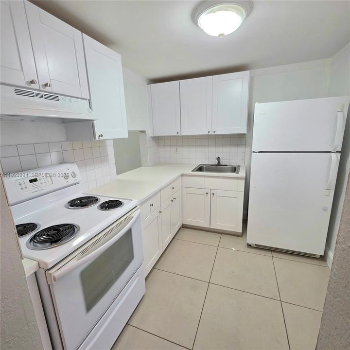 For Rent: $1,550 (1 beds, 1 baths, 730 Square Feet)