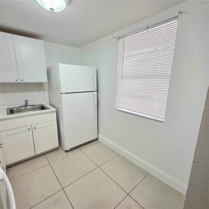 For Rent: $1,550 (1 beds, 1 baths, 730 Square Feet)