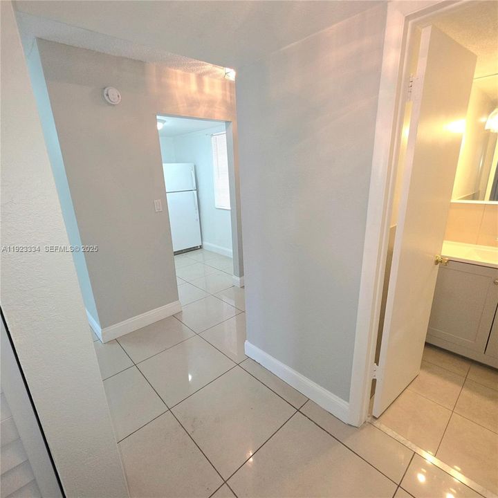 For Rent: $1,550 (1 beds, 1 baths, 730 Square Feet)