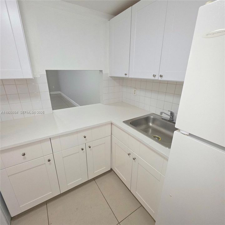 For Rent: $1,550 (1 beds, 1 baths, 730 Square Feet)