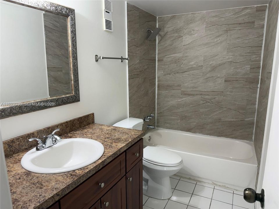 For Sale: $279,900 (2 beds, 2 baths, 1020 Square Feet)