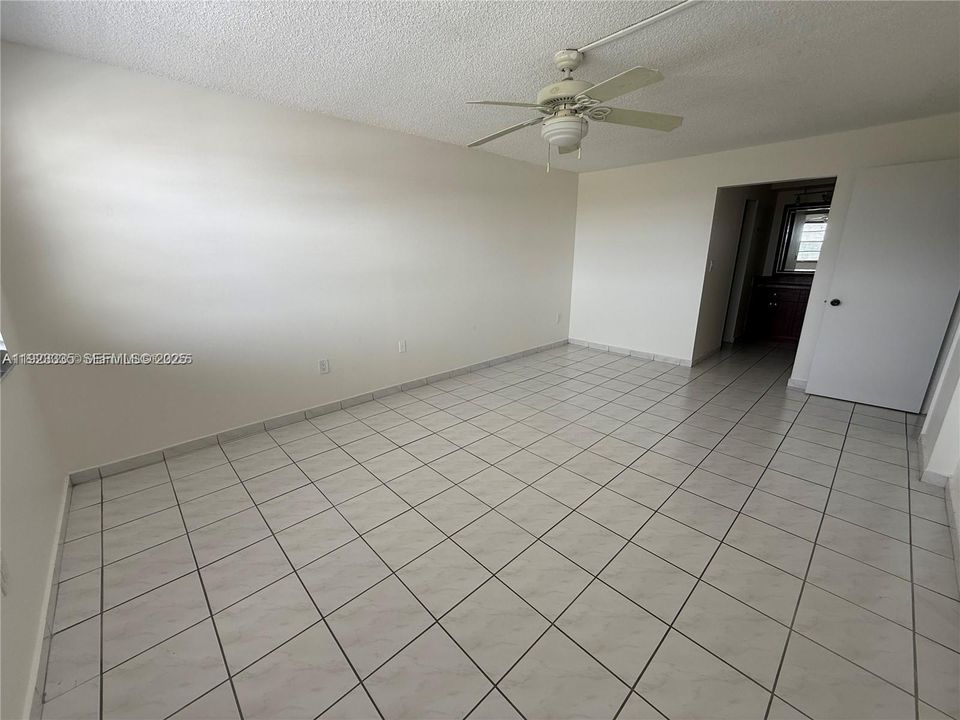 For Sale: $279,900 (2 beds, 2 baths, 1020 Square Feet)