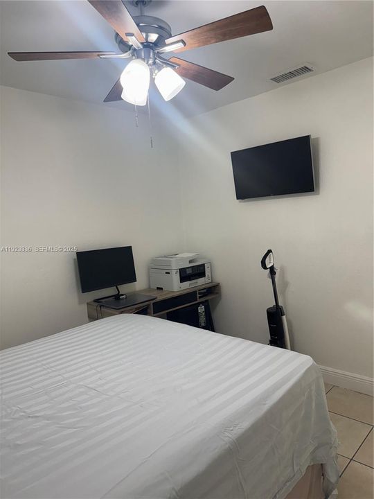 出租: $2,700 (3 贝兹, 1 浴室, 1410 平方英尺)