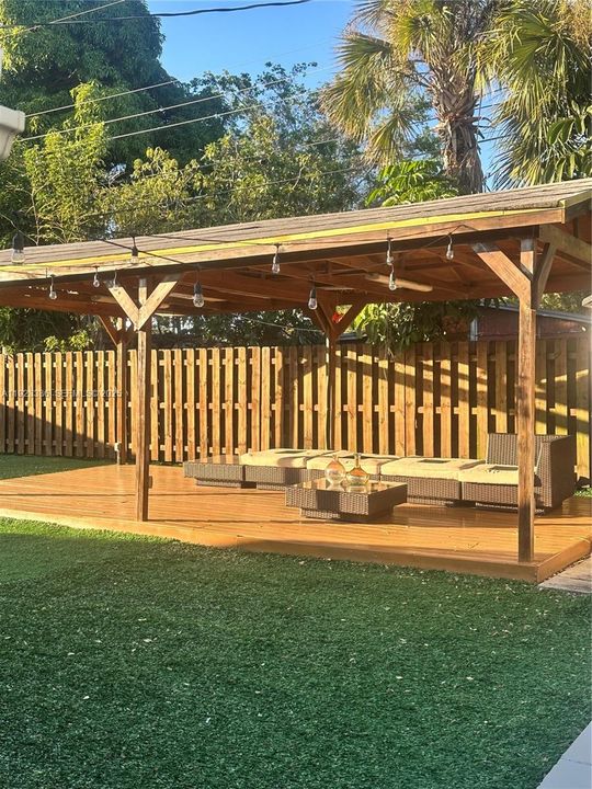 出租: $2,700 (3 贝兹, 1 浴室, 1410 平方英尺)