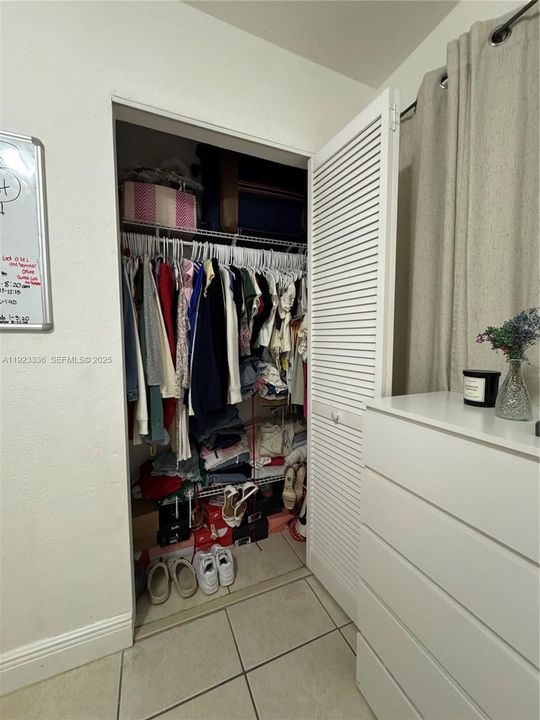 出租: $2,700 (3 贝兹, 1 浴室, 1410 平方英尺)