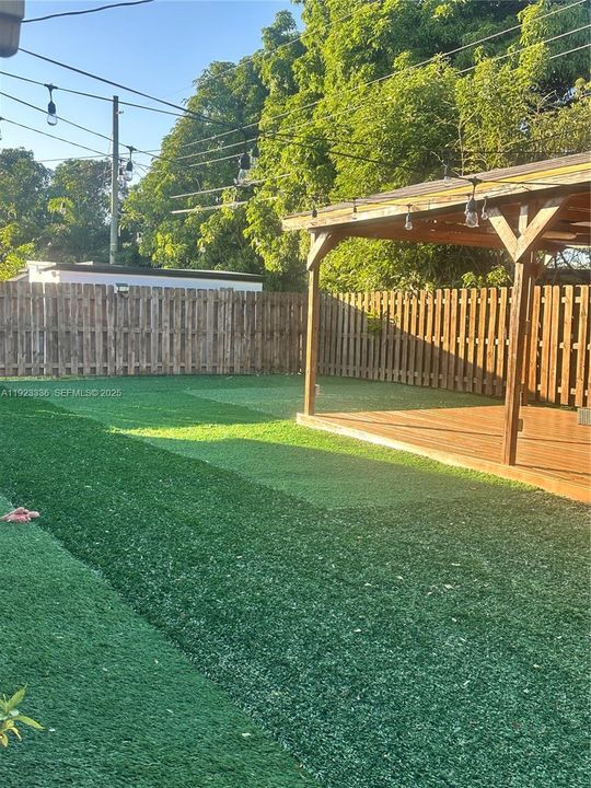 出租: $2,700 (3 贝兹, 1 浴室, 1410 平方英尺)