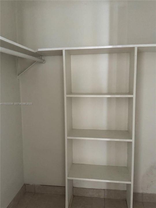 出租: $2,100 (2 贝兹, 2 浴室, 2340 平方英尺)