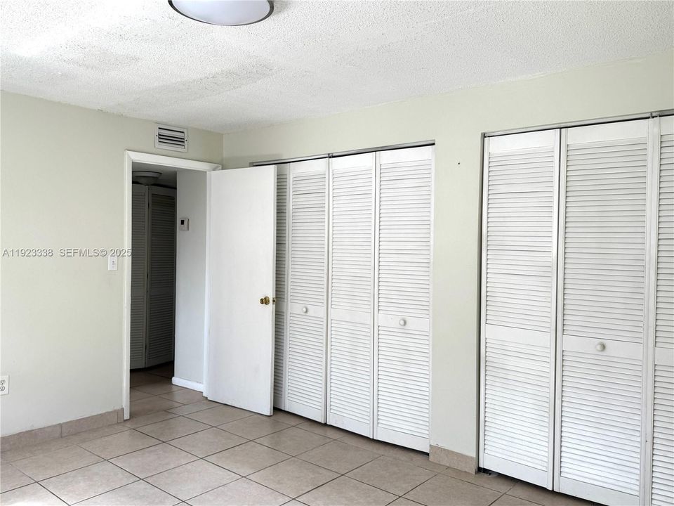 出租: $2,100 (2 贝兹, 2 浴室, 2340 平方英尺)