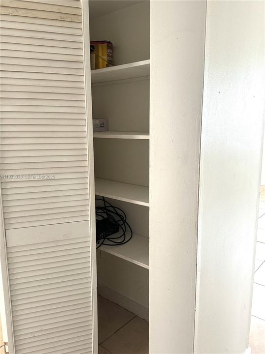 出租: $2,100 (2 贝兹, 2 浴室, 2340 平方英尺)