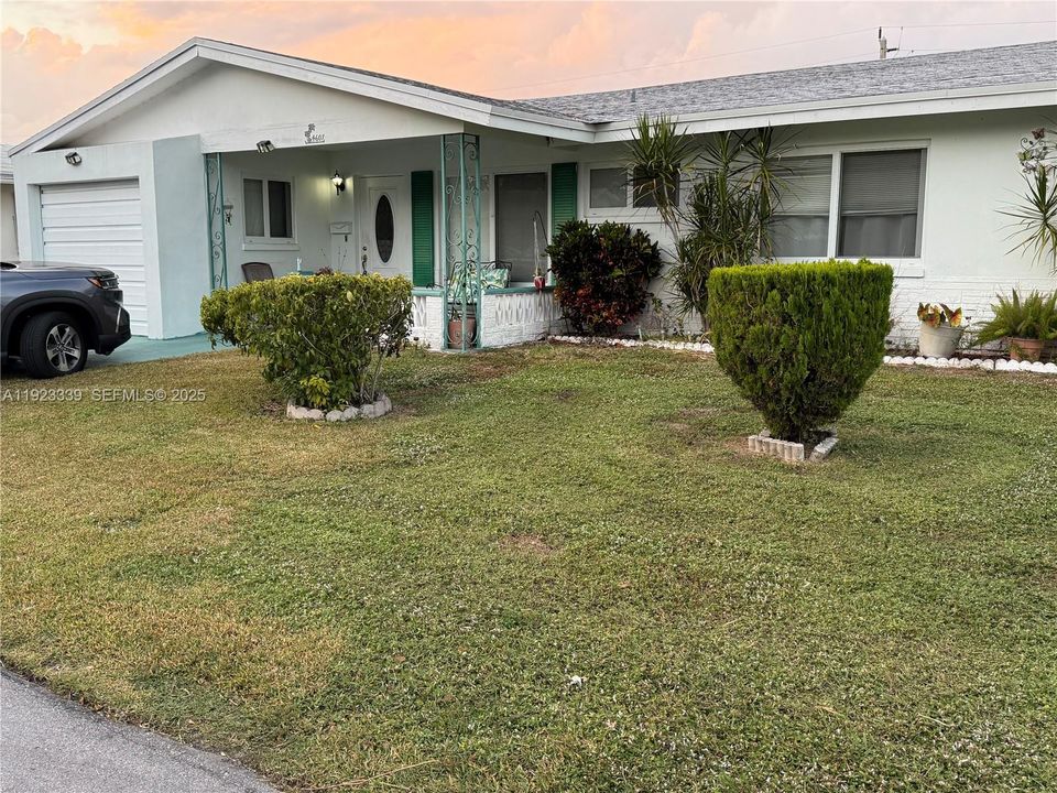 На продажу: $280,000 (2 спален, 2 ванн, 1318 Квадратных фут)