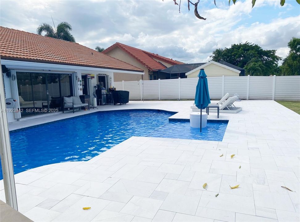 待售: $830,000 (4 贝兹, 2 浴室, 2210 平方英尺)