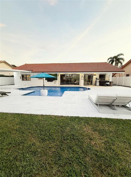 待售: $830,000 (4 贝兹, 2 浴室, 2210 平方英尺)