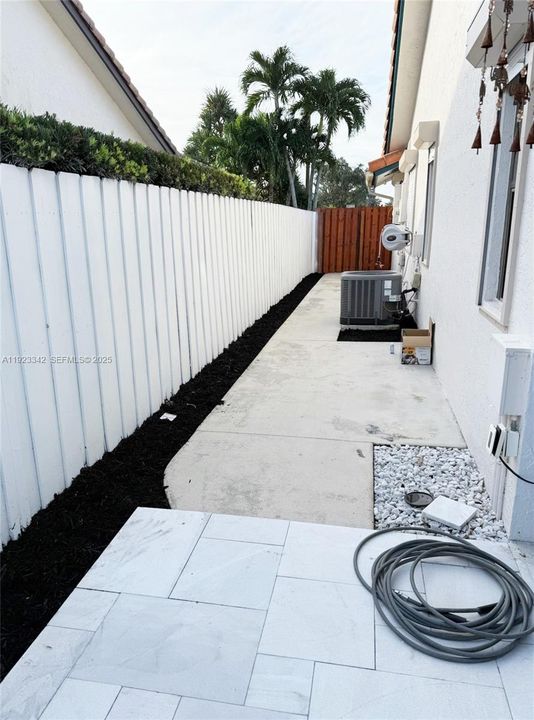 待售: $830,000 (4 贝兹, 2 浴室, 2210 平方英尺)