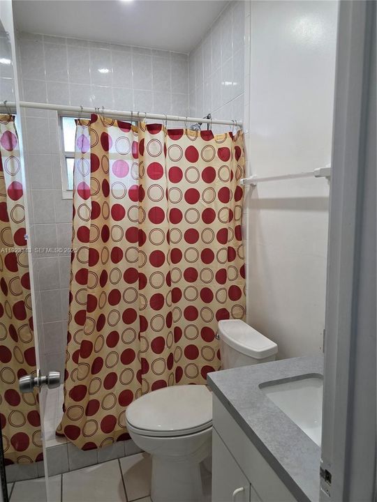 En Renta: $1,200 (1 camas, 1 baños, 1624 Pies cuadrados)