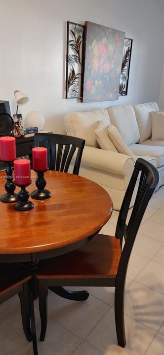 For Sale: $165,000 (1 beds, 1 baths, 730 Square Feet)