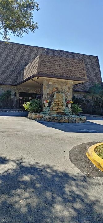 For Sale: $165,000 (1 beds, 1 baths, 730 Square Feet)