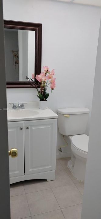 For Sale: $165,000 (1 beds, 1 baths, 730 Square Feet)