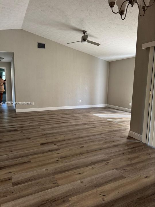 For Sale: $309,900 (3 beds, 2 baths, 1168 Square Feet)