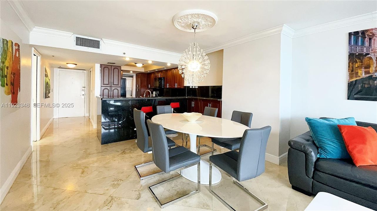 For Rent: $3,500 (1 beds, 1 baths, 1048 Square Feet)