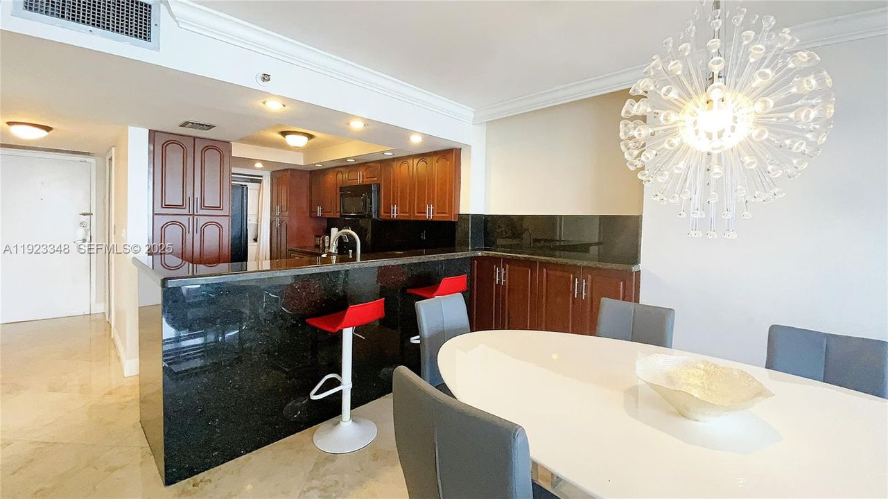 For Rent: $3,500 (1 beds, 1 baths, 1048 Square Feet)