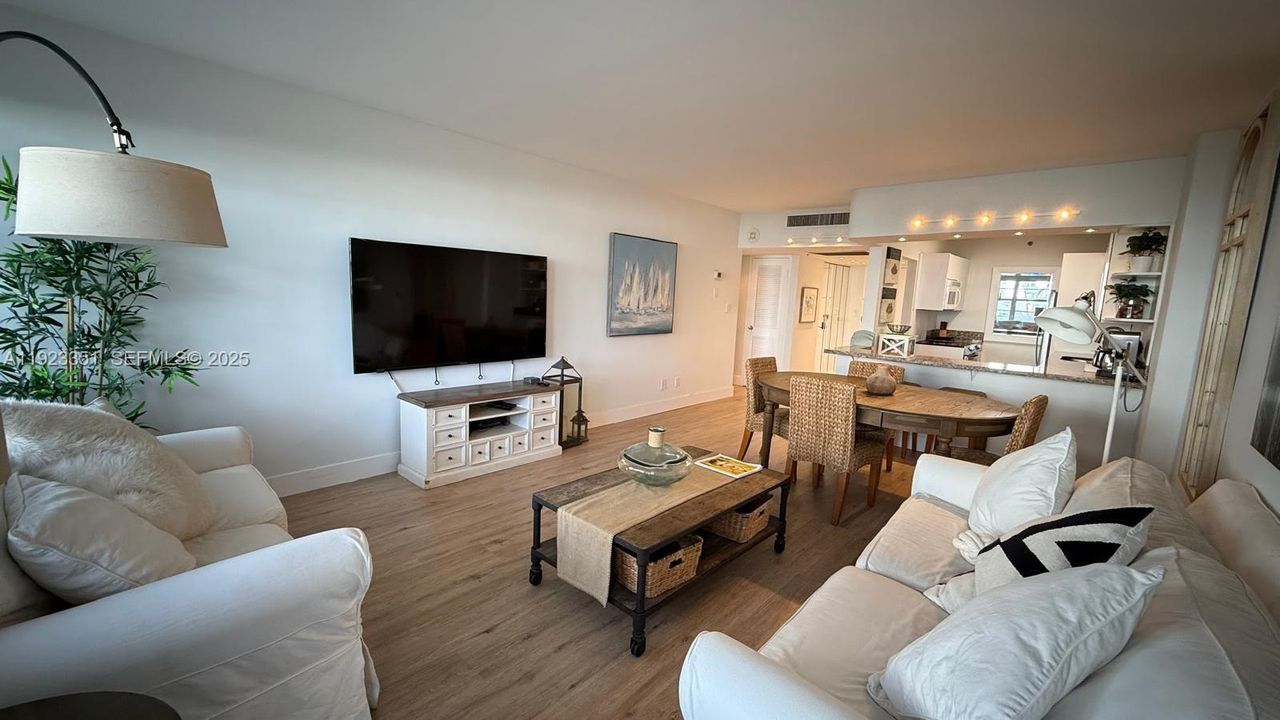 For Rent: $3,500 (1 beds, 1 baths, 835 Square Feet)