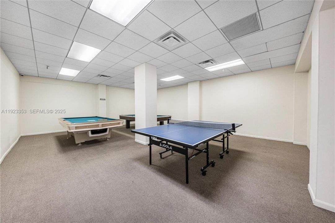 For Rent: $2,350 (2 beds, 2 baths, 1008 Square Feet)