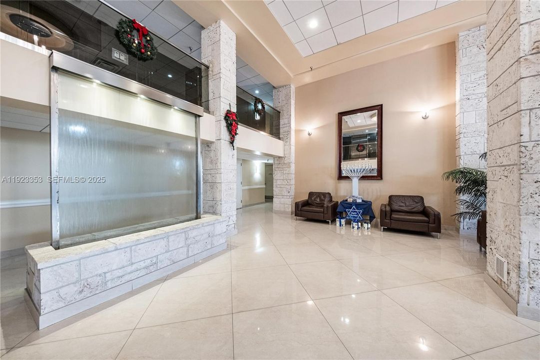 For Rent: $2,350 (2 beds, 2 baths, 1008 Square Feet)