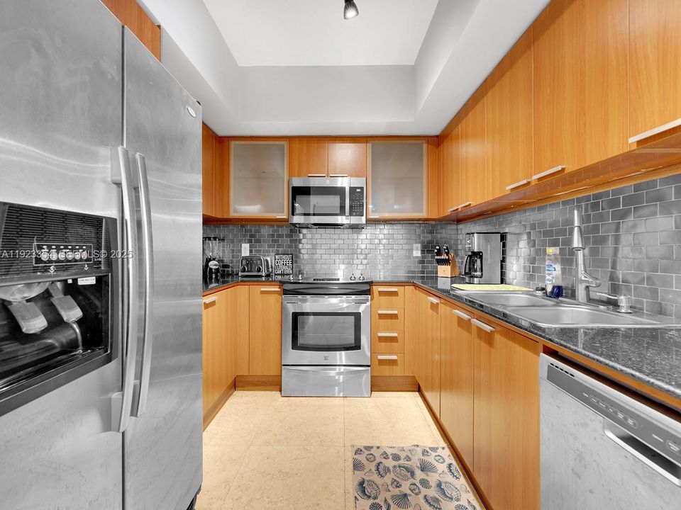 For Sale: $1,200,000 (3 beds, 2 baths, 1637 Square Feet)