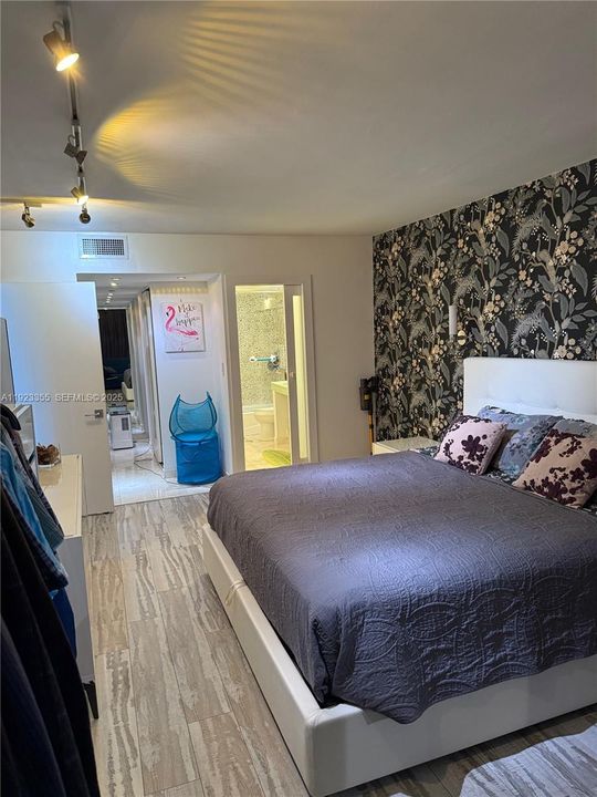 For Sale: $575,000 (2 beds, 2 baths, 1442 Square Feet)