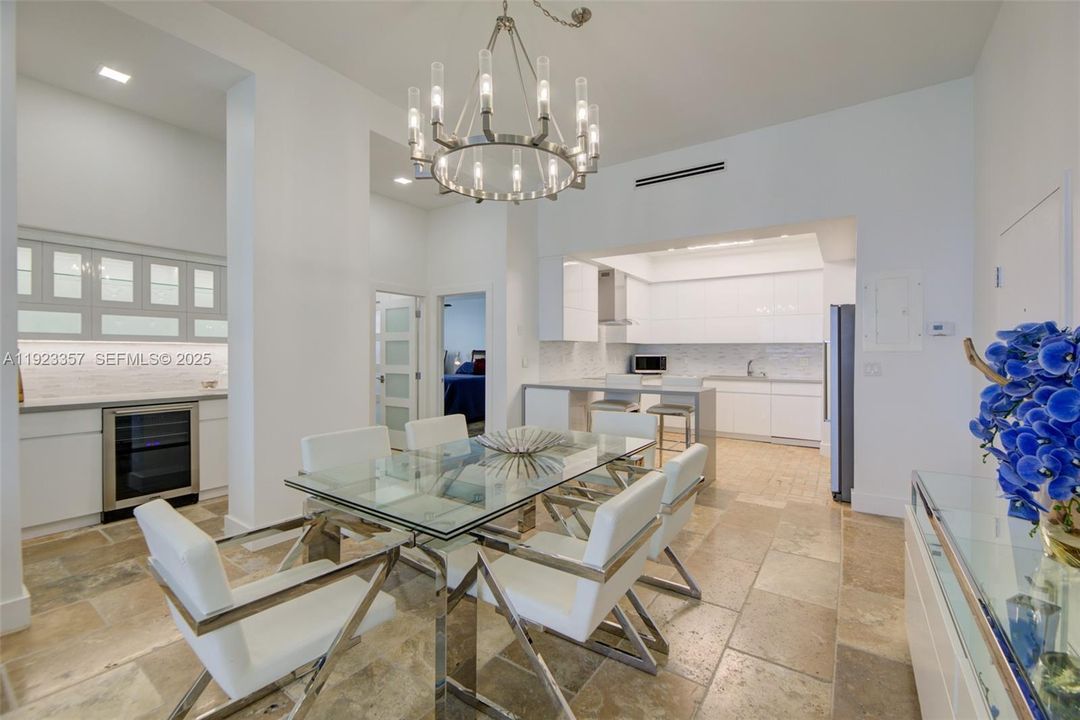 For Rent: $4,700 (2 beds, 2 baths, 1331 Square Feet)