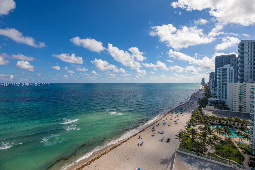 For Rent: $4,700 (2 beds, 2 baths, 1331 Square Feet)