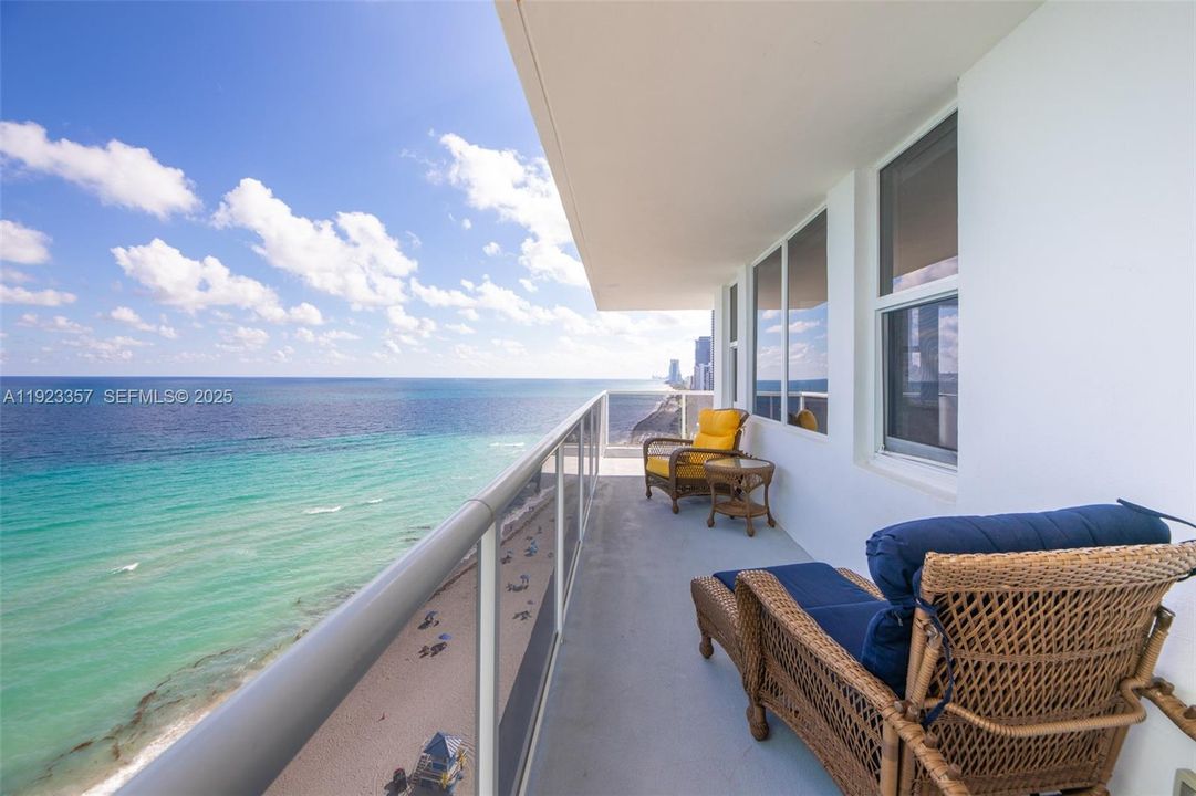 For Rent: $4,700 (2 beds, 2 baths, 1331 Square Feet)